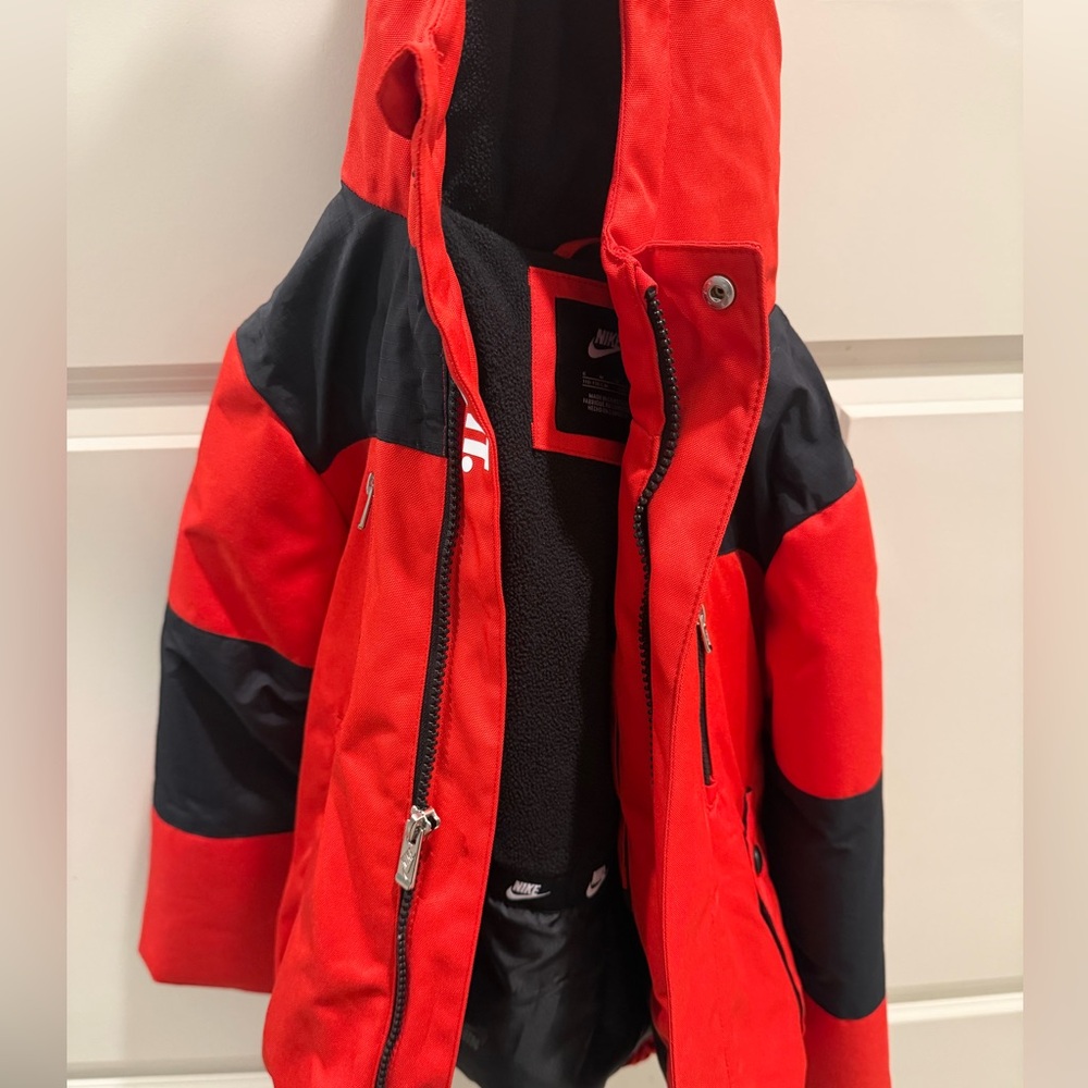 Nike Kids Woven Outdoor Jacket in Red and Black